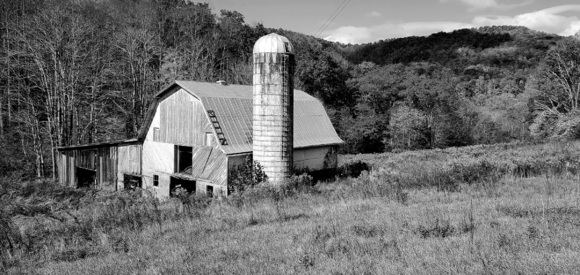 Country Barn & Silver Silo; Burnsville, NC