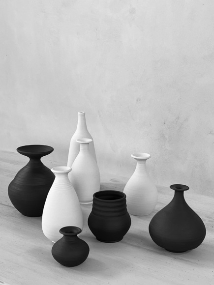 Black and white pottery