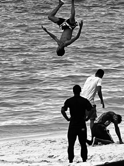  Seashore Acrobat